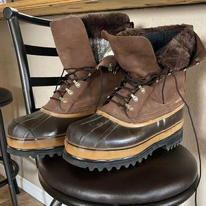 Cabella’s Mens’ insulated snow boots. Never used.